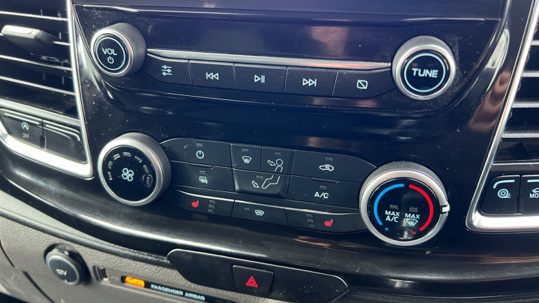 Ford Transit Custom 280 L1 Diesel Fwd 2.0 EcoBlue 130ps Low Roof Limited Van